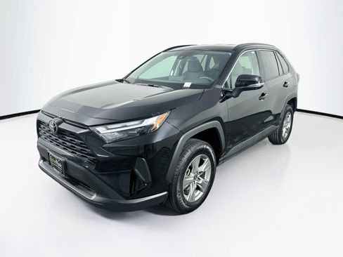 Used 2025 Toyota RAV4 XLE FWD image 3