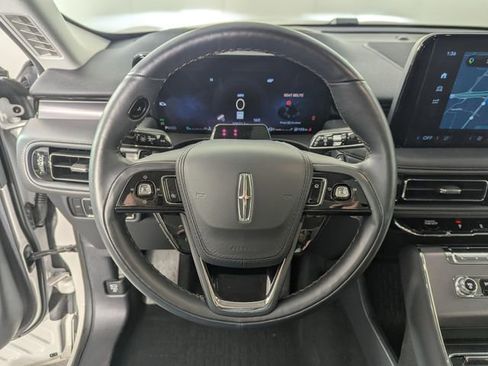 Used 2025 Lincoln Aviator AWD w/ Jet Appearance Package image 13