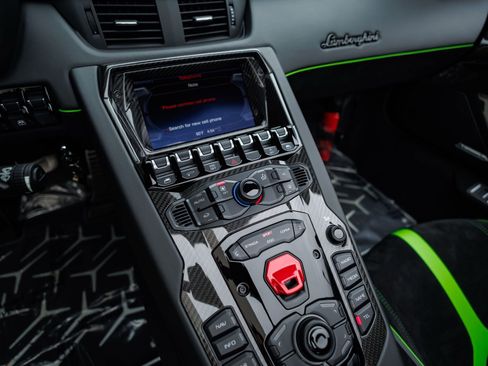 Used 2021 Lamborghini Aventador SVJ image 66