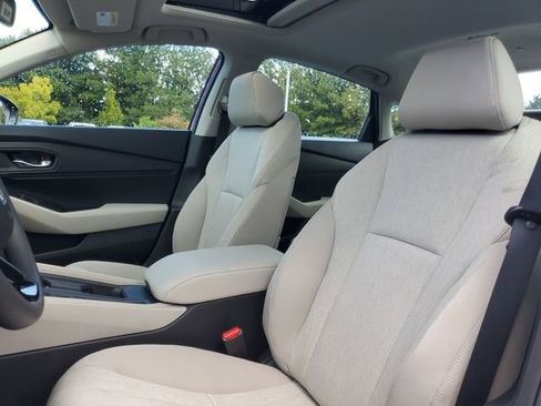 New 2025 Honda Accord SE image 12