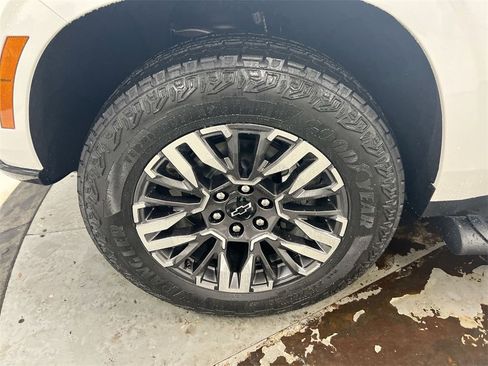 New 2026 Chevrolet Suburban Z71 w/ Z71 Off-Road Package image 27