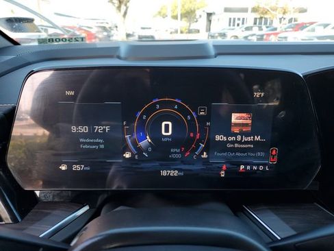 Used 2025 Chevrolet Suburban Premier RWD image 29