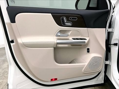 New 2026 Mercedes-Benz GLA 250 4MATIC image 10