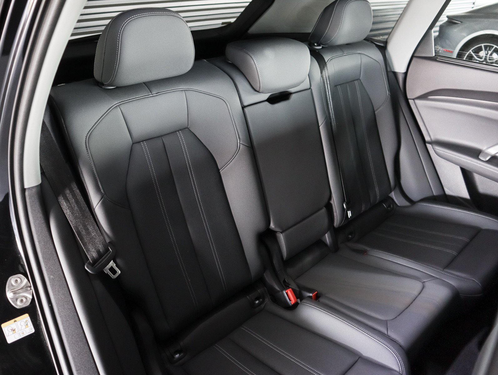 Used 2025 Audi Q5 Premium Plus w/ Premium Plus AWD/4WD image 11
