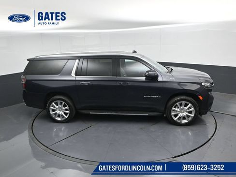 Used 2022 Chevrolet Suburban High Country AWD/4WD image 52