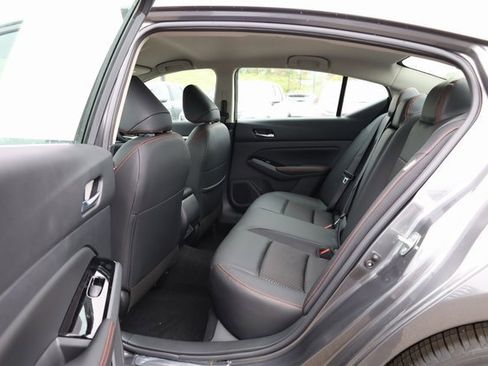 New 2025 Nissan Altima 2.5 SR image 23