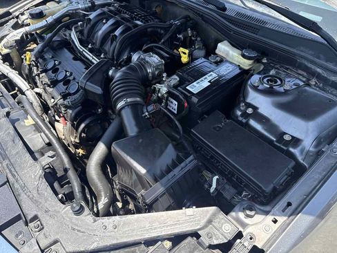 Used 2011 Ford Fusion SE FWD image 29