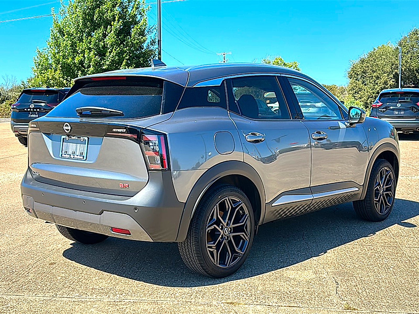 Used 2025 Nissan Kicks SR FWD image 8