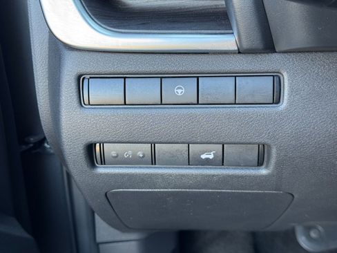 Used 2021 Nissan Rogue SL w/ Premium Package image 18