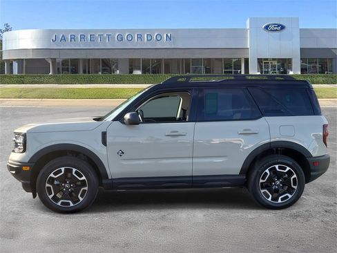 Used 2024 Ford Bronco Sport Outer Banks w/ Tech Package image 2