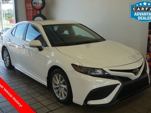 Used 2024 Toyota Camry SE AWD/4WD image 1