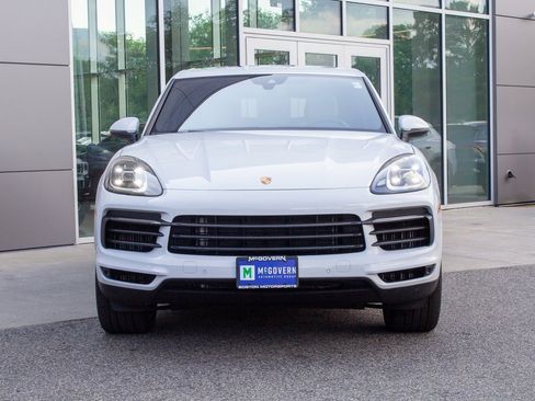 Used 2022 Porsche Cayenne S Platinum image 2