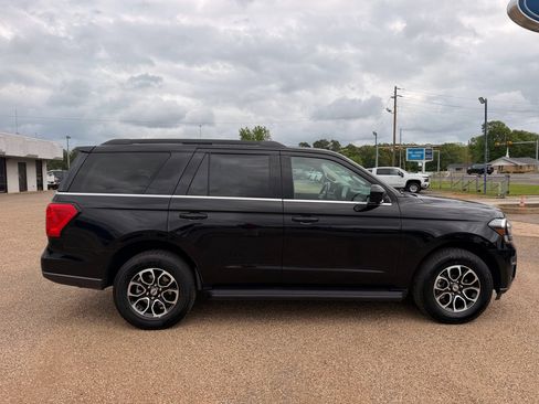 Used 2024 Ford Expedition XLT RWD image 6