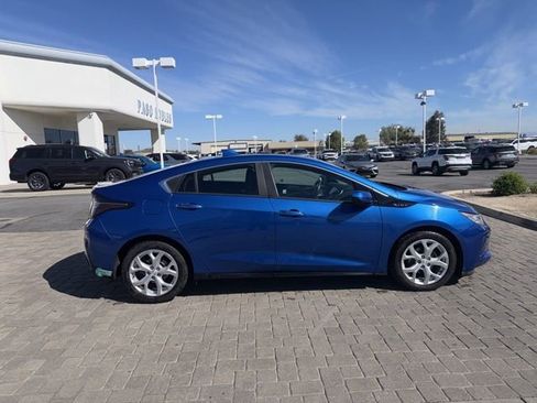 Used 2016 Chevrolet Volt LT image 2