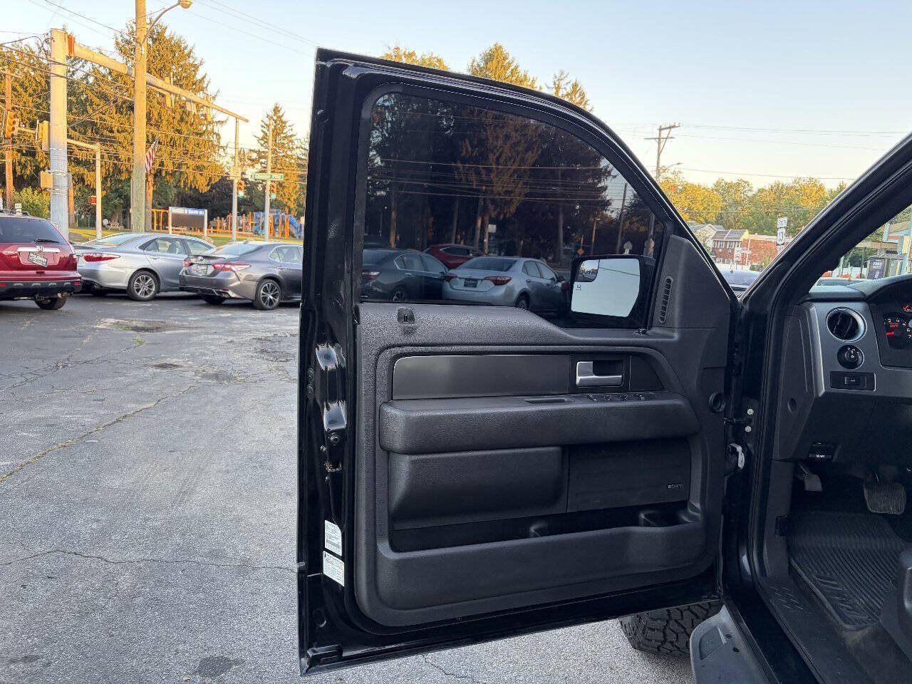Used 2014 Ford F150 Raptor w/ Equipment Group 801A Luxury AWD/4WD image 18