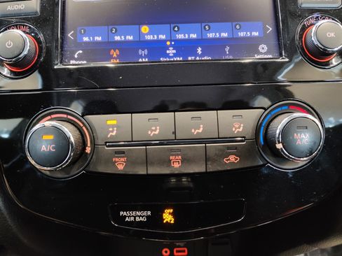 Used 2019 Nissan Rogue S FWD image 18