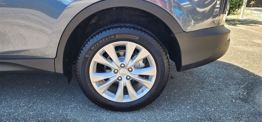 Used 2014 Toyota RAV4 Limited w/ Technology Package FWD image 14