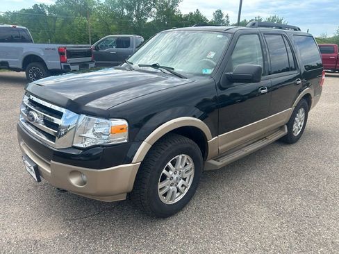 Used 2014 Ford Expedition XLT w/ Equipment Group 202A AWD/4WD image 3