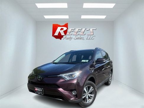 Used 2018 Toyota RAV4 XLE AWD/4WD image 1