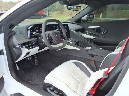 Used 2023 Chevrolet Corvette Stingray Premium Cpe w/ Z51 Performance Package image 20