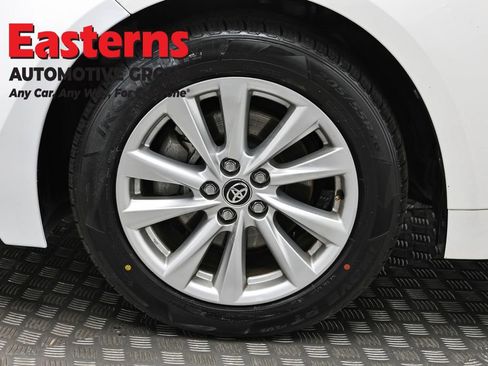 Used 2024 Toyota Corolla LE w/ LE Convenience Package FWD image 32