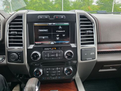 Used 2015 Ford F150 King Ranch w/ Equipment Group 601A Luxury AWD/4WD image 13