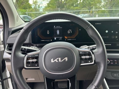 Used 2026 Kia Carnival FWD image 30