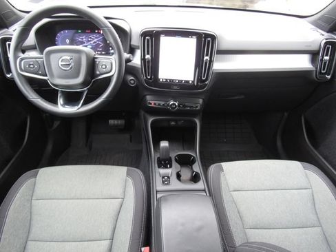 Used 2024 Volvo XC40 B5 Core AWD/4WD image 30