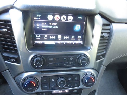 Used 2019 Chevrolet Suburban LT AWD/4WD image 17