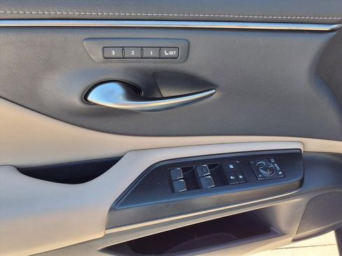 Used 2021 Lexus ES 250 w/ Premium Package image 24