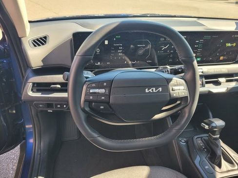 Used 2025 Kia K4 EX image 30