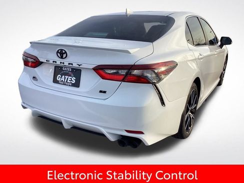 Used 2024 Toyota Camry SE image 10