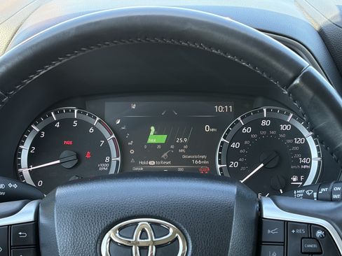 Certified 2024 Toyota Highlander XLE FWD image 19