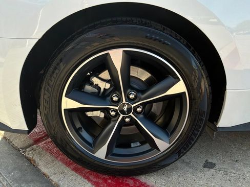 Used 2022 Ford Mustang GT w/ Equipment Group 301A RWD image 10