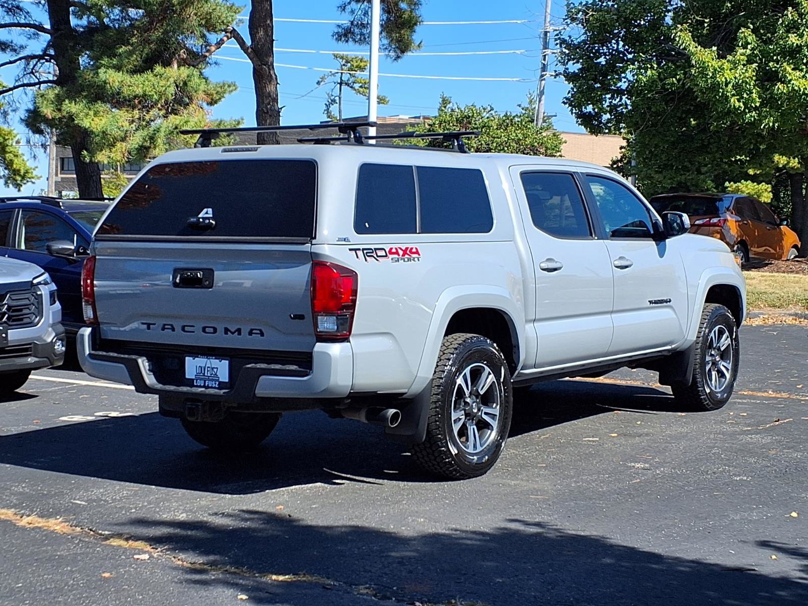 Used 2019 Toyota Tacoma TRD Sport AWD/4WD image 4