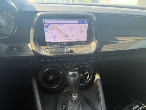 Used 2020 Chevrolet Camaro SS RWD image 7