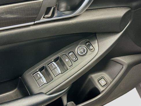 Used 2018 Honda Accord Sport image 15