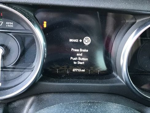 Used 2023 Jeep Wrangler Unlimited Sahara AWD/4WD image 10