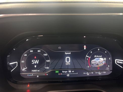 Used 2023 GMC Yukon Denali w/ Advanced Technology Package image 23