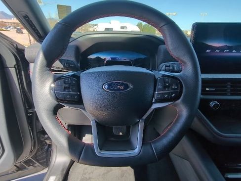 Used 2025 Ford Explorer ST-Line w/ ST-Line Street Pack AWD/4WD image 13