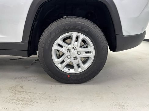 New 2025 Jeep Grand Cherokee Laredo w/ Luxury Tech Group I image 16