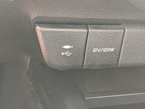 Used 2019 Toyota Camry SE image 24