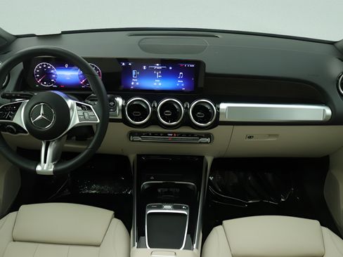 Certified 2026 Mercedes-Benz GLB 250 image 7