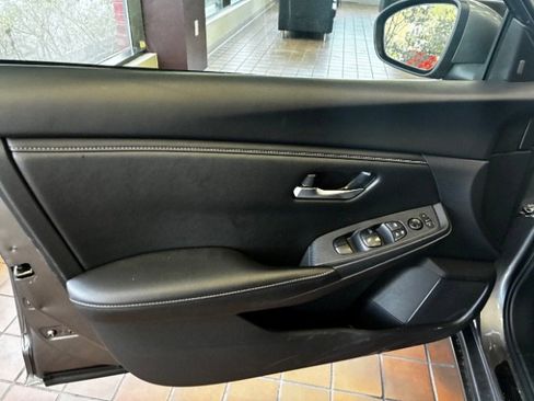 Used 2024 Nissan Sentra SV FWD image 14