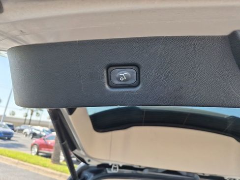 Used 2023 Lincoln Nautilus FWD w/ Premium Package image 18