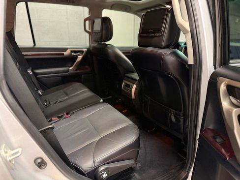 Used 2018 Lexus GX 460 Premium w/ Premium Package image 25