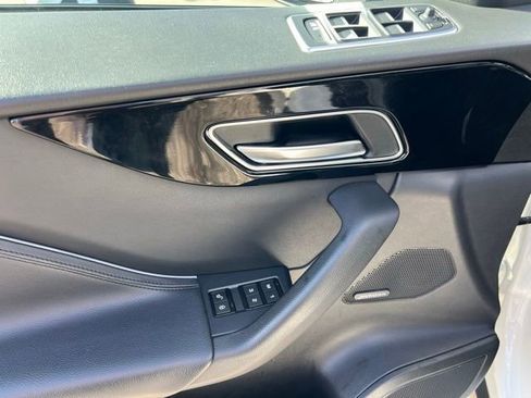 Used 2020 Jaguar F-PACE Premium image 26