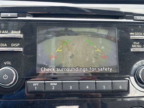 Used 2017 Nissan Rogue Sport S image 39