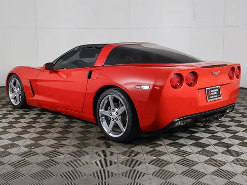Used 2006 Chevrolet Corvette Coupe w/ Preferred Equipment Group RWD image 16
