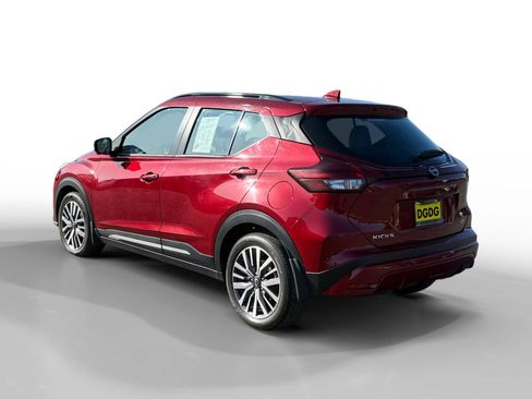 Used 2023 Nissan Kicks SR w/ SR Premium Package image 3
